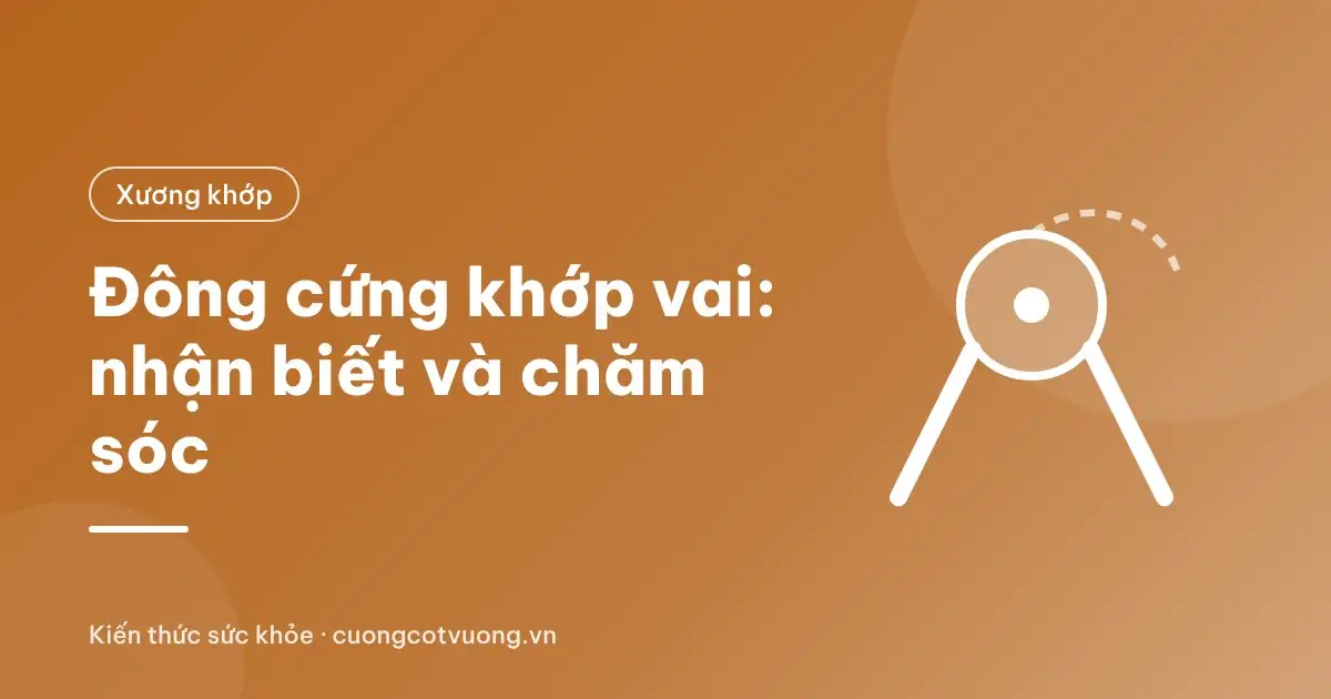 Người phụ nữ trung niên ôm vai vì đau và cứng khớp vai